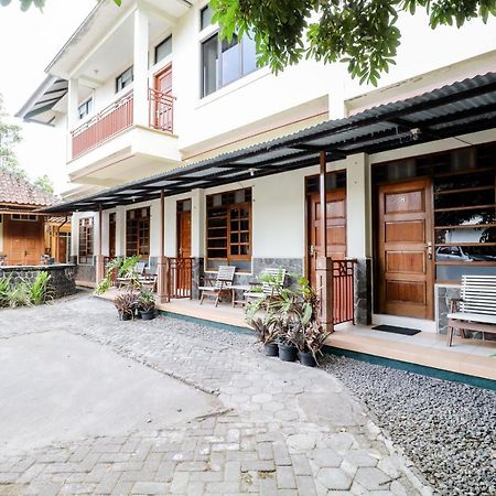 Hotel Wismancala Kaliurang Kültér fotó