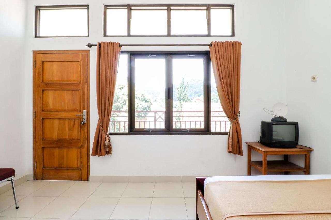 Hotel Wismancala Kaliurang Kültér fotó